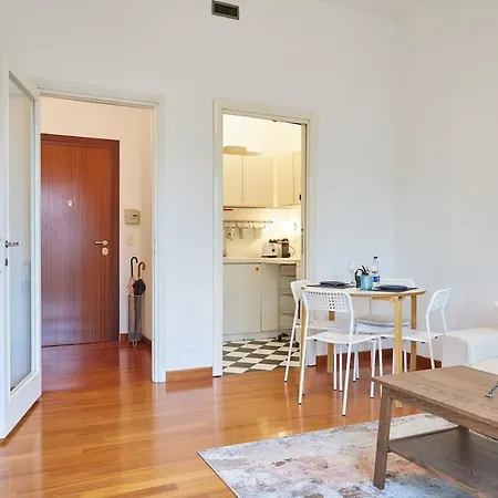 Corso Garibaldi Shopping Center, Art E Shopping Appartement